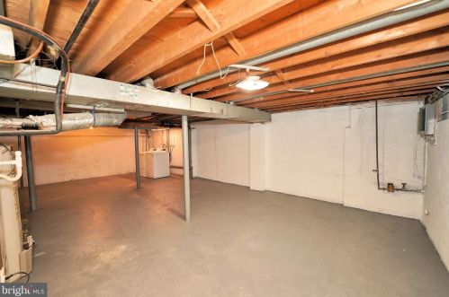 164 Canterbury Ct, East Windsor NJ 08520-5509 exterior