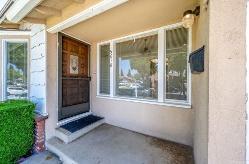 5618 Ocana Ave, Lakewood, CA 90713-1522