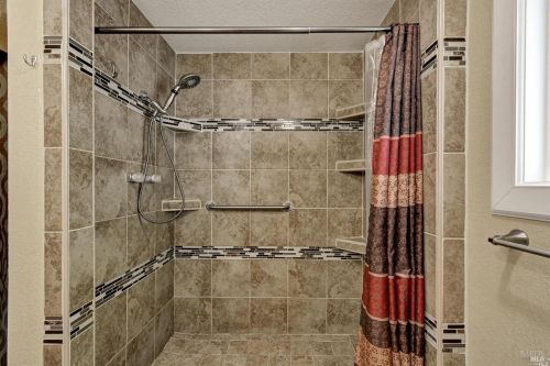 333 Aileen Ave, Santa Rosa CA  95407-6204 exterior
