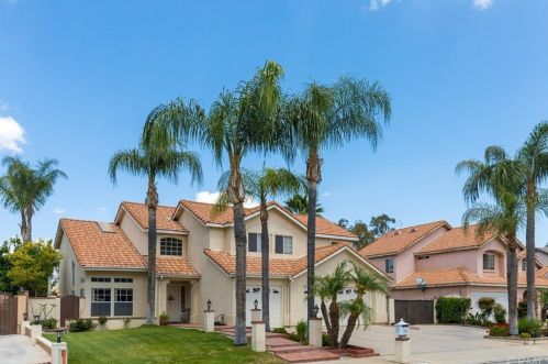 7751 Whitney Dr, Riverside, CA 92509-5433