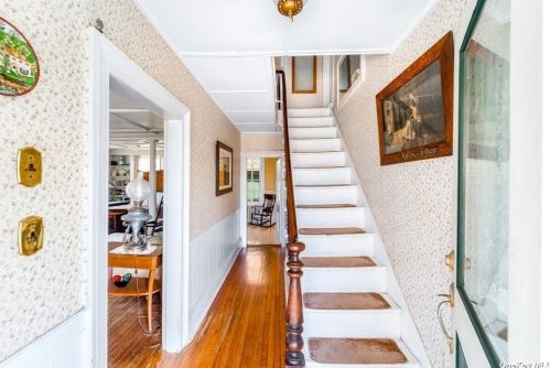 324 Woodbine Ave, Northport, NY 11768-2827