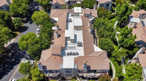 24145 Del Monte Dr, Santa Clarita CA  91355-3883 exterior