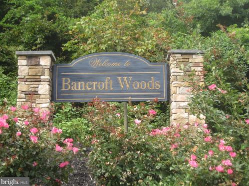 101 Crestview Dr, Kennett Sq, PA 19348-2251