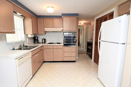 4031 Reggie Dr, Tarpon Springs FL  34691-3547 exterior