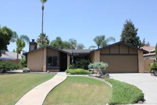 6113 Phyllis St, Bakersfield, CA 93313-3714