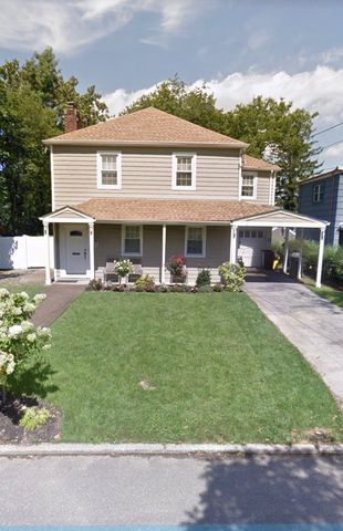 31 Adele Rd, Cedarhurst, NY 11516-1419