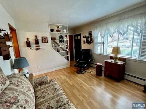 43 Chestnut St, Ridgefield Park NJ  07660-2245 exterior