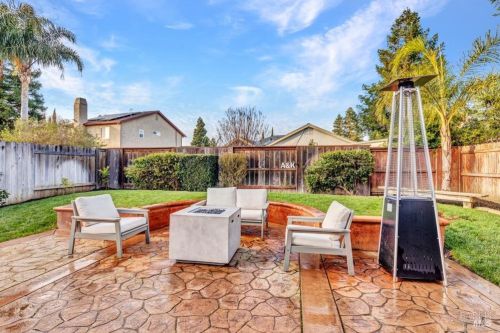 667 Poppy Cir, Vacaville CA  95687-7252 exterior