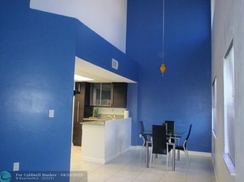 955 113th Ter, Hollywood, FL 33025-4303