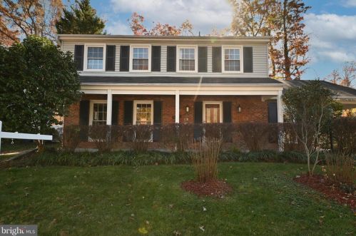 6153 Roxbury Ave, Springfield VA  22152-1625 exterior
