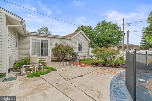 701 Parry Blvd, Riverton NJ  08077-3938 exterior