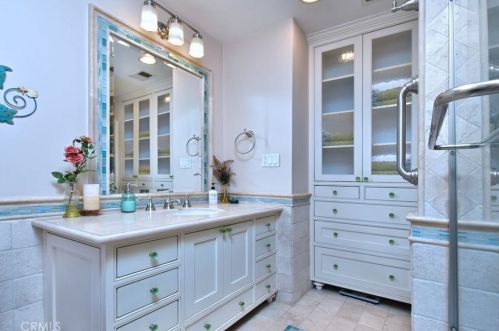 5648 Murietta Ave, Van Nuys CA  91401-4708 exterior