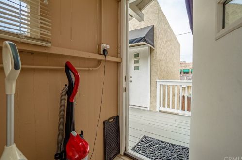 229 Euclid Ave, Long Beach CA  90815-2518 exterior