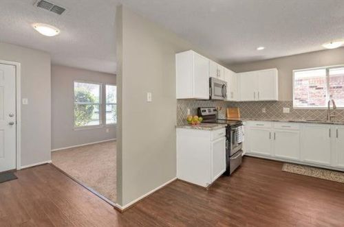 1637 Thornhill Ln, Oak Point TX  75068-5773 exterior