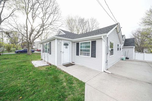 495 Ralph Ave, Central Islip, NY 11722-1921