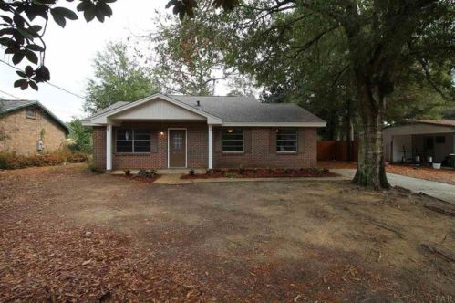 5700 Ventura Ln, Pensacola, FL 32526-2041