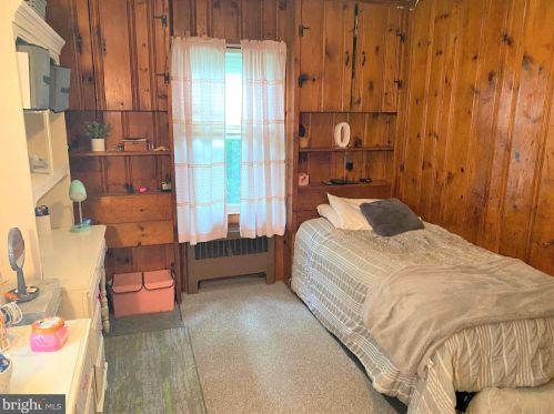 2122 Edgewood Ave, Easton PA  18045-2216 exterior