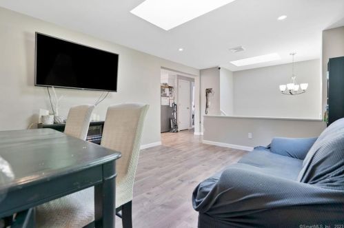 26 Blish Rd, East Hampton CT  06447-1110 exterior