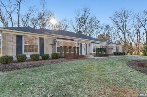 870 Sunset Ave, Haworth, NJ 07641-1538