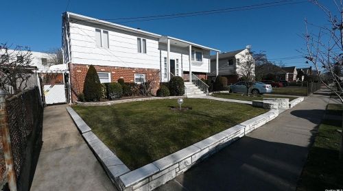 210 Randall Ave, Meadowmere Park, NY 11559-1244
