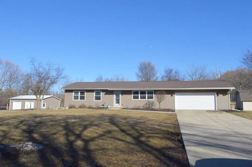 9006 70th St, Kenosha, WI 53142-7633