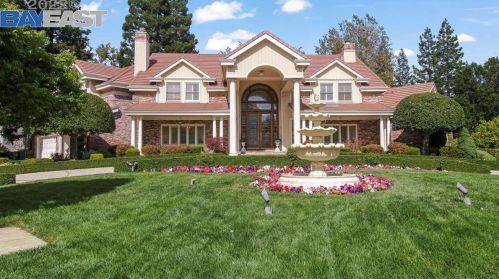 5265 Blackhawk Dr, Danville, CA 94506-5809