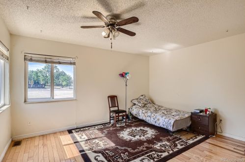 994 Nome St, Denver CO 80014-1850 exterior