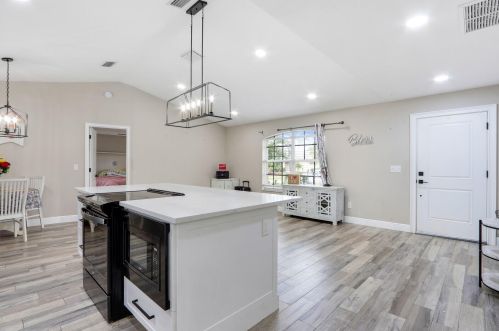 454 Saginaw Ave, Fort Pierce FL  34953-5990 exterior