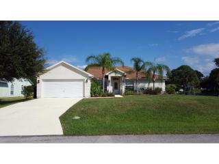 597 Durant St, Sebastian, FL 32958-8131