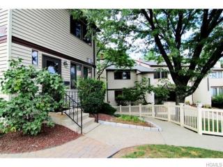 411 Country Club Ln, Mount Ivy, NY 10970-2558