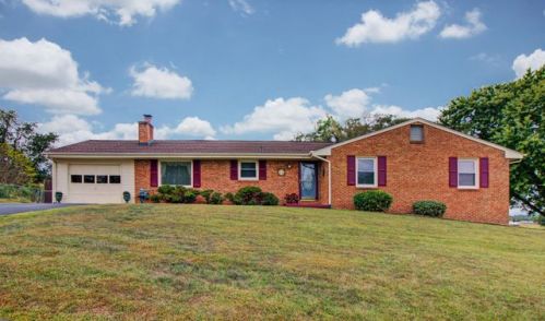 36 Carolyn Dr, Roanoke, VA 24019-8634