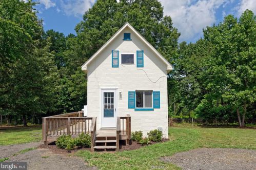 12792 Elk Run Rd, Midland, VA 22728-2308