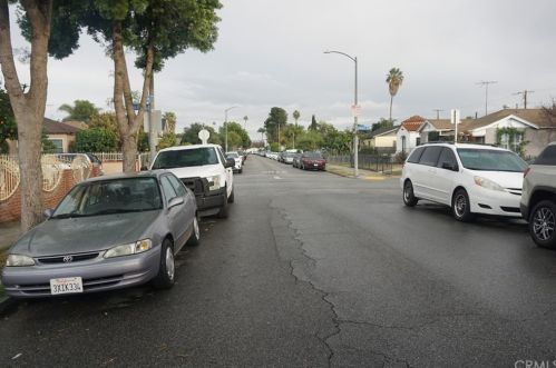 284 56th St, Long Beach, CA 90805-4602