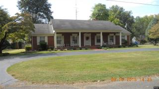 300 Henderson Dr, Fulton, KY 42041-1742