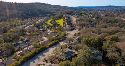 6455 Meadowridge Dr, Santa Rosa CA  95409-5848 exterior