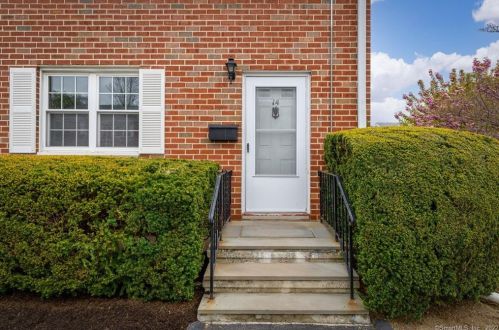 240 Wardwell St, Stamford, CT 06902-5255