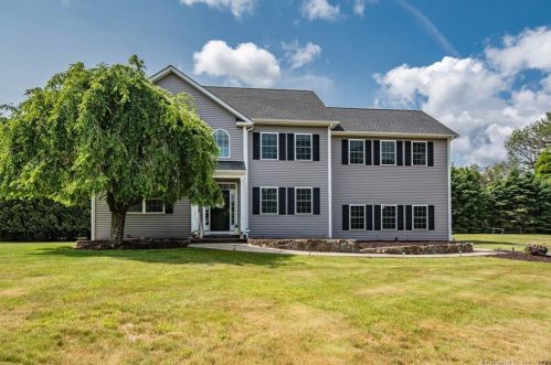 151 Walnut Hill Rd, Bethel, CT 06801-3009