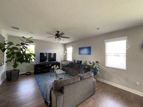 1329 Smith Ave, Tavares, FL 32778-5788