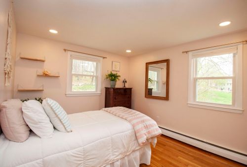 132 Haverhill Rd, Salem NH  03079-1243 exterior