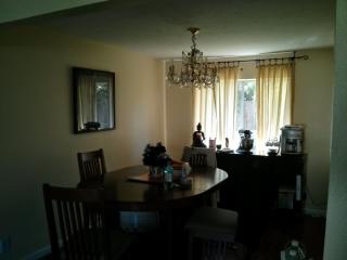 2925 Camarillo Dr, Sacramento CA  95833-1732 exterior
