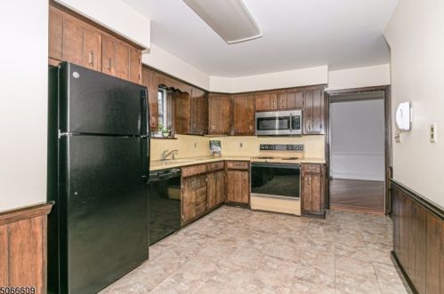 77 Willoughby Rd, Fanwood NJ  07023-1244 exterior