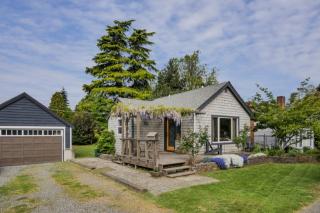 8819 34th Ave, Seattle, WA 98126-3726