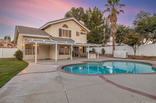 27901 Park Meadow Dr, Santa Clarita, CA 91387-3500