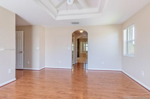 913 168 Ave, Hollywood FL 33028-2021 exterior