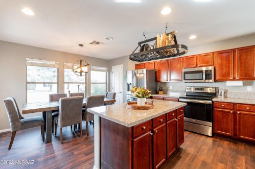 7498 Giachery Ave, Tucson AZ  85747-5613 exterior