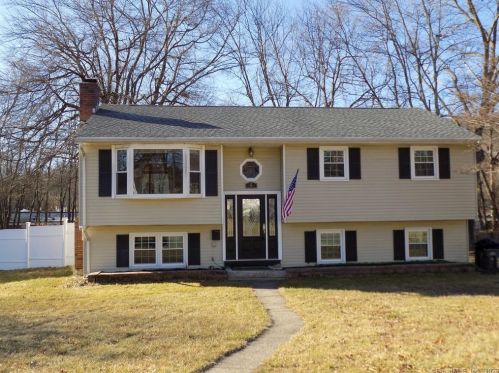 4 Madison Dr, Bristol, CT 06010-5313