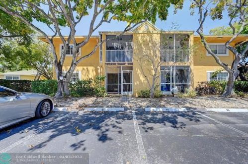 441 10th St, Dania Beach FL  33004-4542 exterior