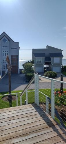 129 Quayside Dr, Galveston TX  77554-6193 exterior