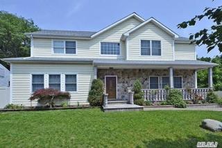 11 Gordon Ave, Hicksville, NY 11803-3028