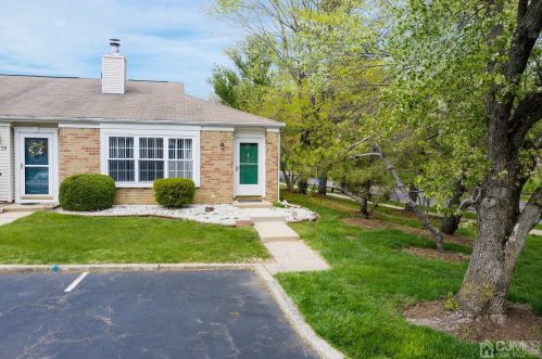 18 Cloister Ct, Old Bridge NJ  08857-3205 exterior